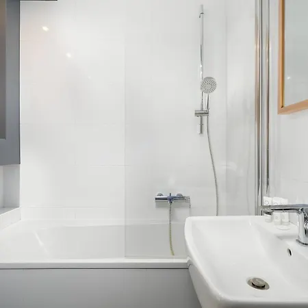 Apartment Modern Jaworowa Perfect For Remote Work By Renters Posen
